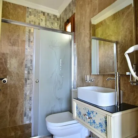 Cunda Paradise Butik Ayvalı