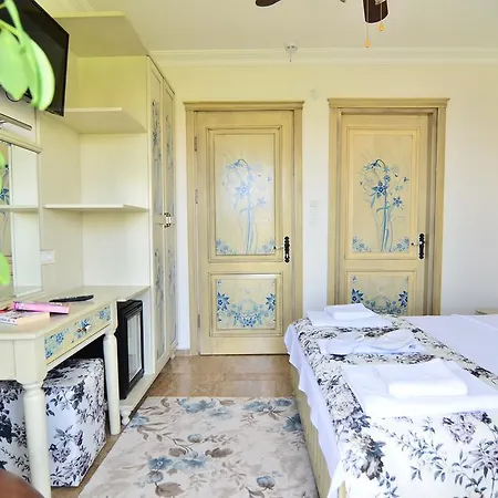 Cunda Paradise Butik Ayvalı