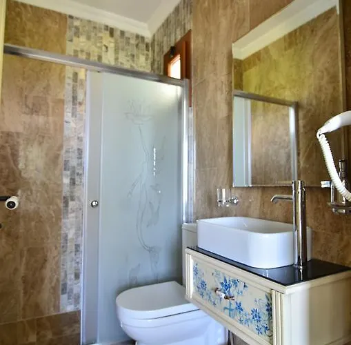 Cunda Paradise Butik Ayvalı